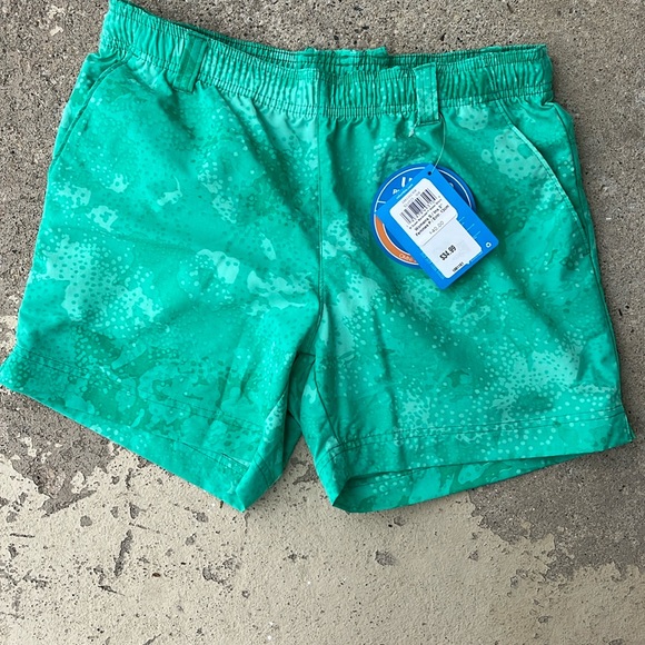 Columbia Pants - Brand new Columbia PFG Omni-shade shorts